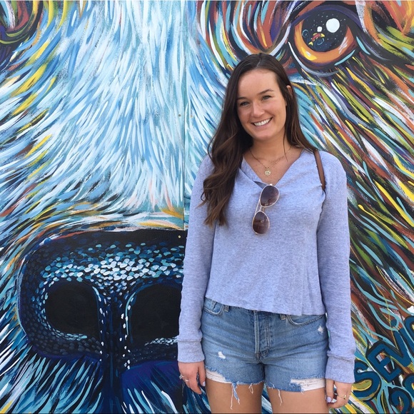 MEET YOUR POSHER - Picture 2 of 6